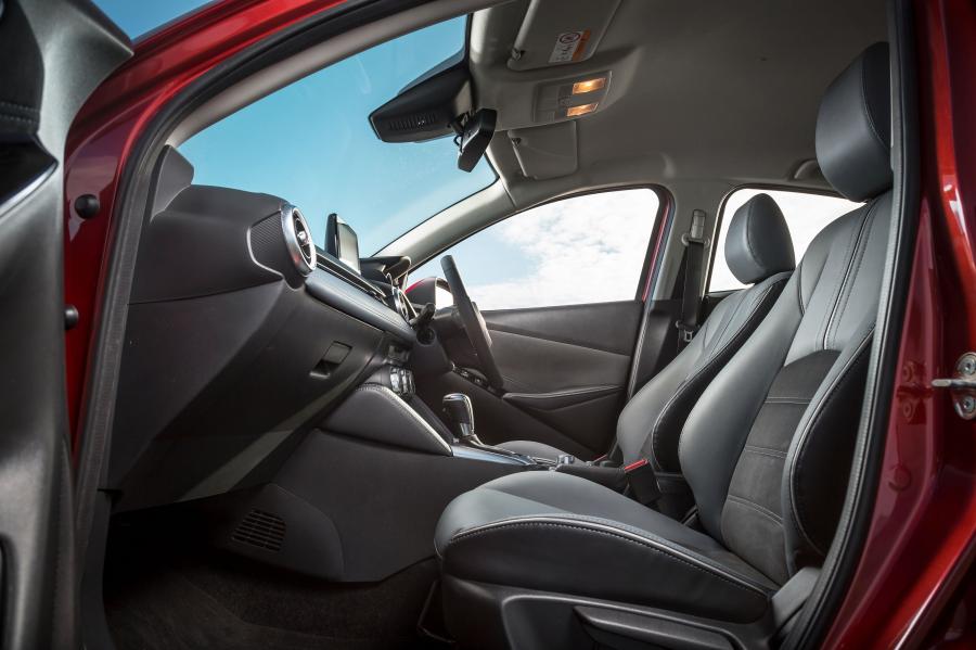 Интерьер Mazda2 (DJ) 2019 года  (AU) (фото 35 из 40)